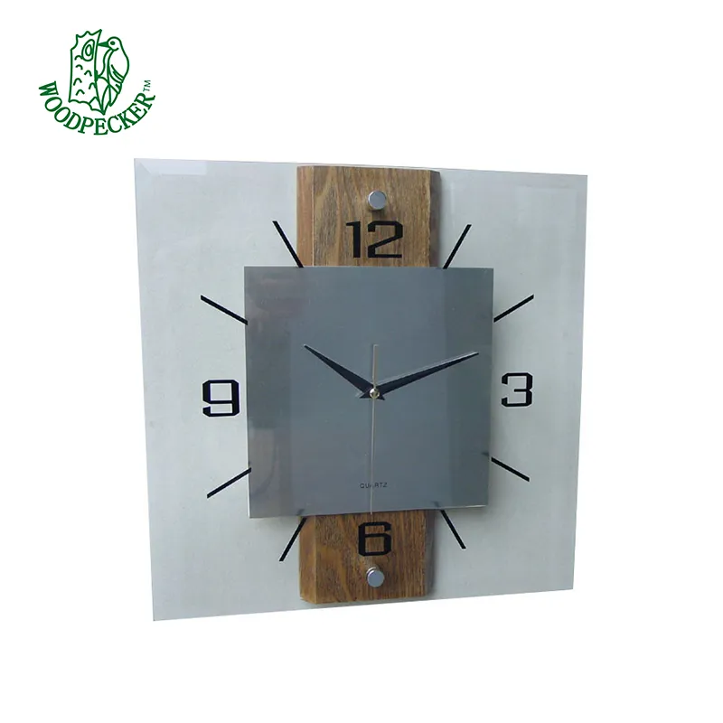 ساعة حائط مودنت