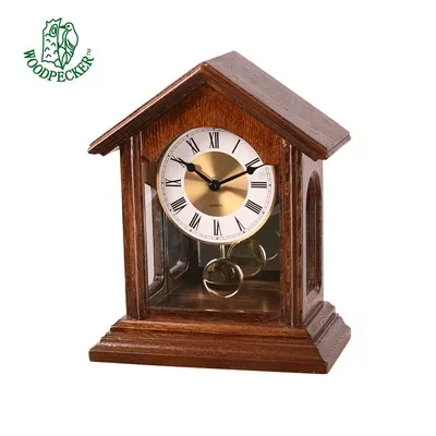 هل توجد ساعات مدفأة خشبية مزودة بخاصية عرض منطقتين زمنيتين؟